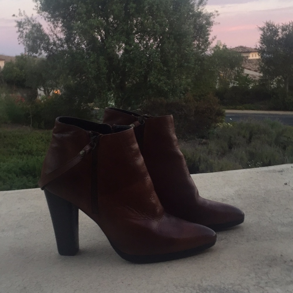 Stuart Weitzman boots